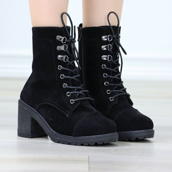 Womens Ankle Boots Lace Up Lug Sole Rubber Low Heel Black Faux Suede - Picture 1 of 12